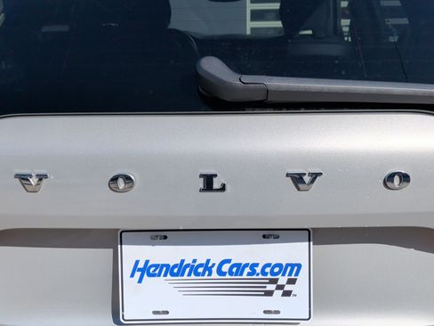 Used 2025 Volvo XC60 B5 Plus image 15