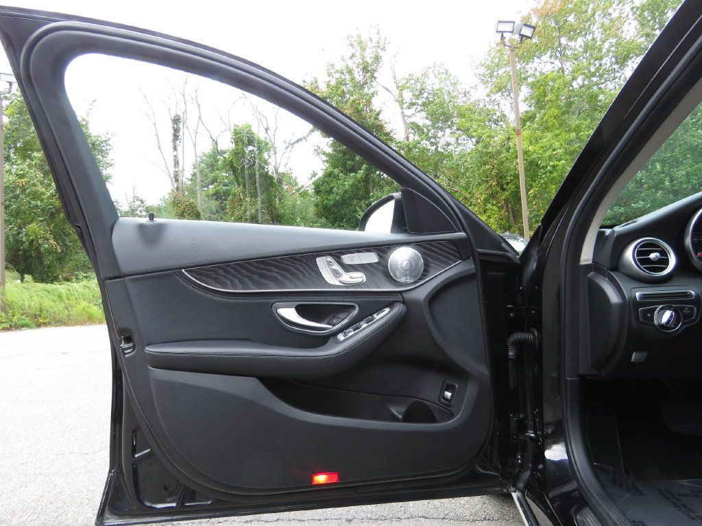 Used 2015 Mercedes-Benz C 300 4MATIC Sedan image 9
