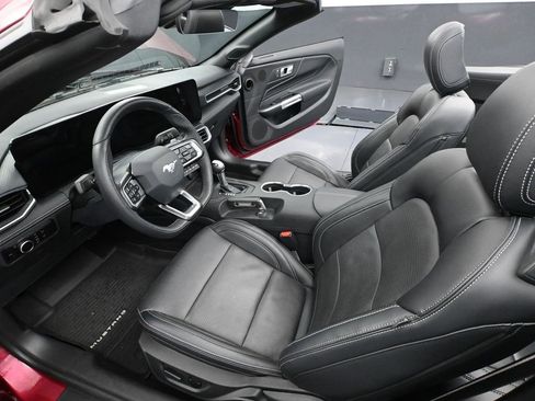 Used 2025 Ford Mustang GT Premium w/ GT Performance Package image 26