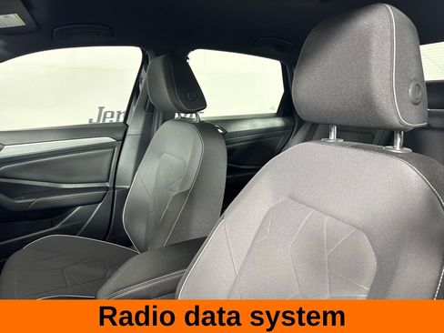 Used 2025 Volkswagen Jetta Sport image 11
