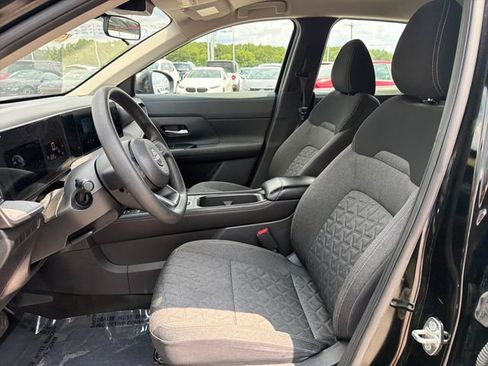 Used 2025 Nissan Kicks SV AWD/4WD image 10