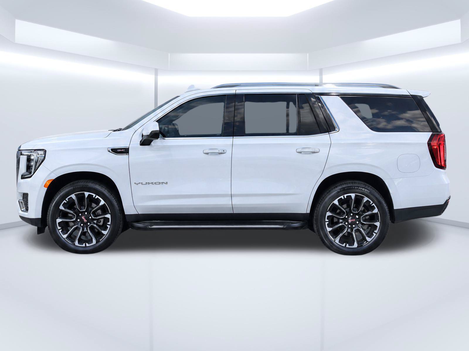 Used 2022 GMC Yukon SLE w/ Gmc Pro Safety Plus Package AWD/4WD image 6