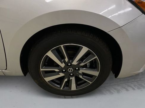 Used 2021 Nissan Versa SV FWD image 15