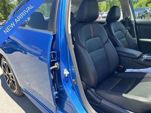 Used 2025 Nissan Sentra SR w/ SR Premium Package FWD image 25