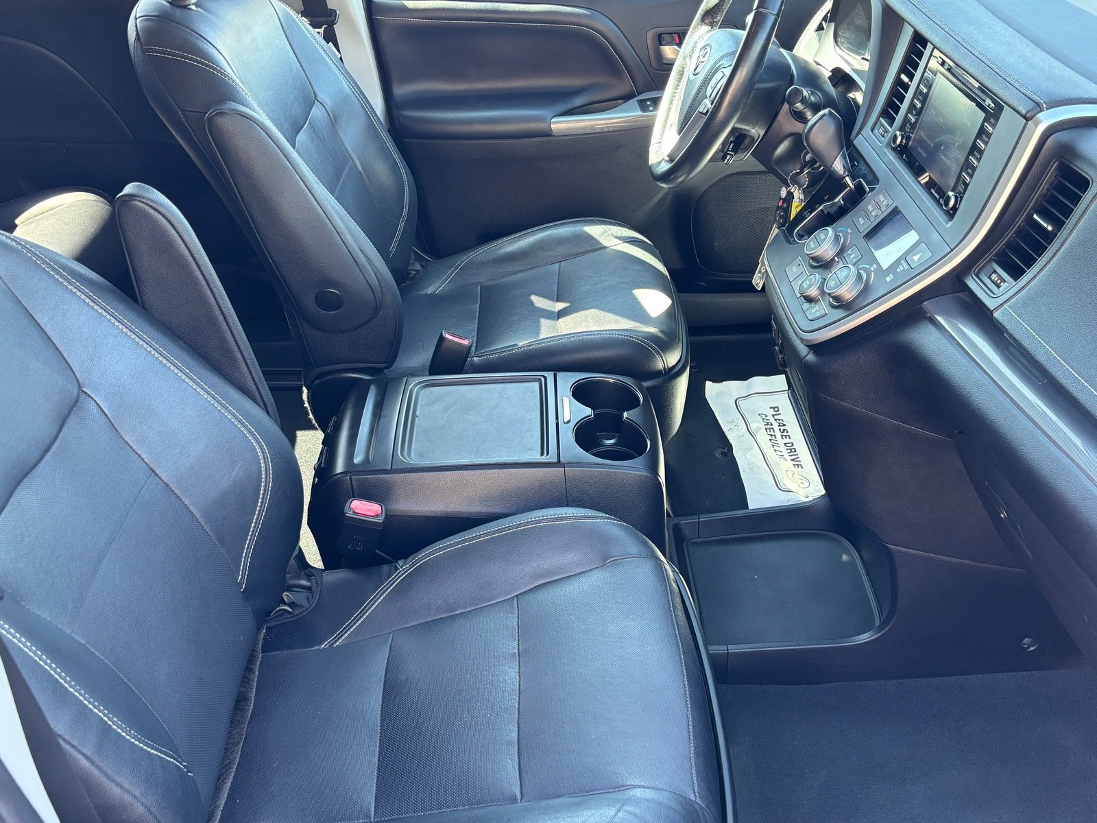 Used 2020 Toyota Sienna SE w/ Carpet Mat Package FWD image 29