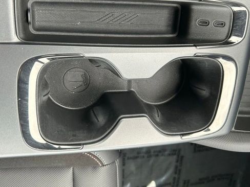 Used 2025 Chevrolet Equinox EV RS FWD image 21