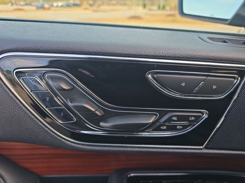 Used 2024 Lincoln Navigator Reserve image 30