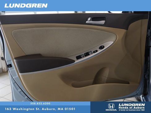 Used 2012 Hyundai Accent GLS w/ Comfort Pkg 2 FWD image 9