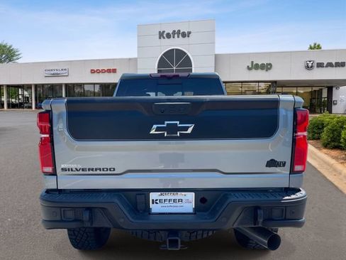 Used 2025 Chevrolet Silverado 2500 ZR2 w/ ZR2 Bison Edition AWD/4WD image 5