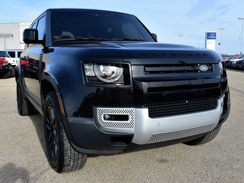 Used 2025 Land Rover Defender 110 S image 8