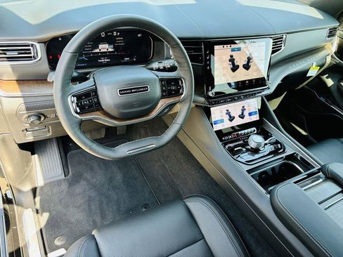 New 2024 Jeep Grand Wagoneer L 4WD w/ Convenience Group III image 20