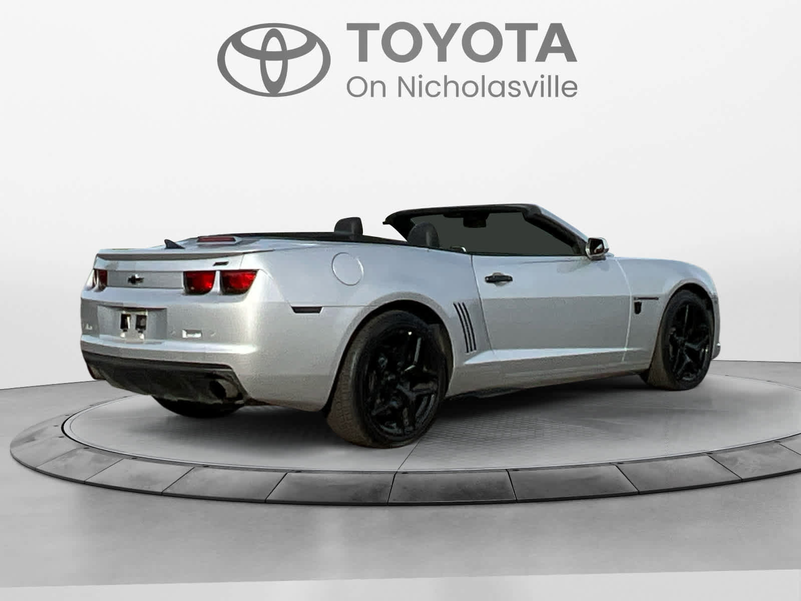 Used 2012 Chevrolet Camaro SS RWD image 5