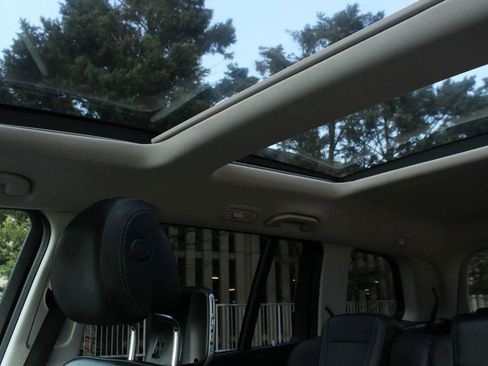 Used 2018 Mercedes-Benz GLS 550 4MATIC image 31