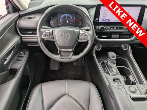 Used 2024 Toyota Grand Highlander XLE image 17