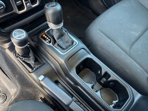 Used 2022 Jeep Wrangler Unlimited Sport S image 19