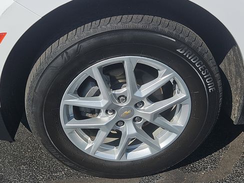 Used 2022 Chevrolet Equinox LT AWD/4WD image 4