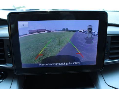 Used 2021 Ford Explorer XLT w/ Equipment Group 202A AWD/4WD image 44