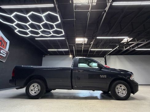 Used 2018 RAM 1500 Express RWD image 11