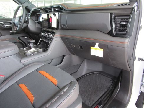 New 2026 GMC Sierra 1500 AT4 w/ AT4 Premium Package AWD/4WD image 31