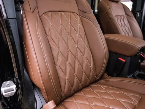 Used 2025 Jeep Gladiator Rubicon w/ Safety Group image 17