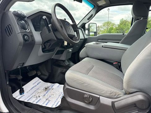 Used 2015 Ford F250 XL w/ Camper Package AWD/4WD image 14