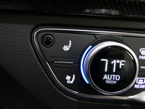 Used 2023 Audi SQ5 Prestige image 22