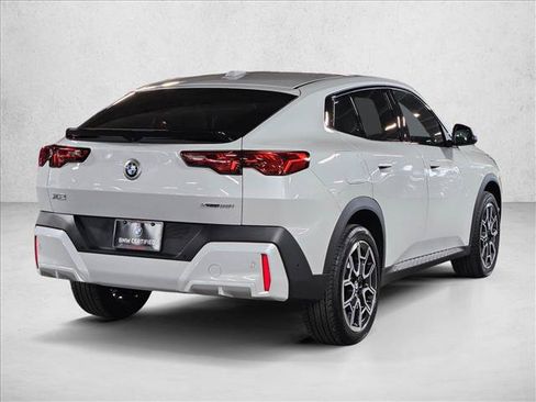 Used 2025 BMW X2 xDrive28i AWD/4WD image 5