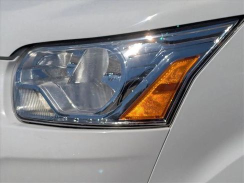 Used 2022 Ford Transit 350 XLT image 9