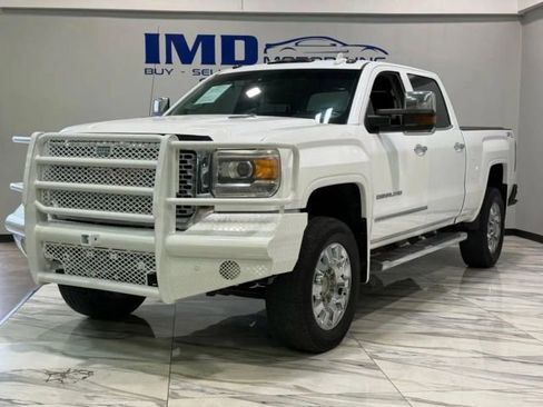 Used 2015 GMC Sierra 2500 Denali w/ Duramax Plus Package image 27