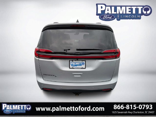 Used 2026 Chrysler Pacifica Select w/ S Appearance Package FWD image 4