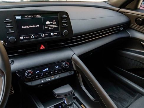 New 2025 Hyundai Elantra Sport image 11