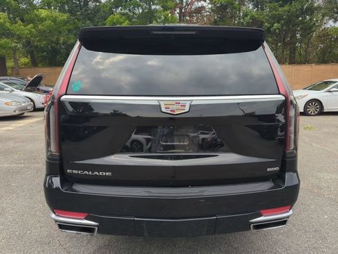 Used 2023 Cadillac Escalade Premium Luxury AWD/4WD image 4