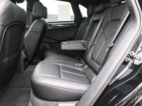 Certified 2025 Porsche Macan image 17