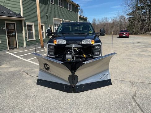 Used 2023 Ford F250 XLT w/ XLT Premium Package AWD/4WD image 3