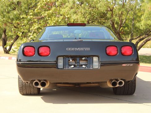 Used 1990 Chevrolet Corvette ZR-1 RWD image 12