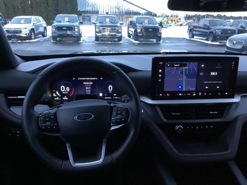 Used 2025 Ford Explorer ST-Line image 8