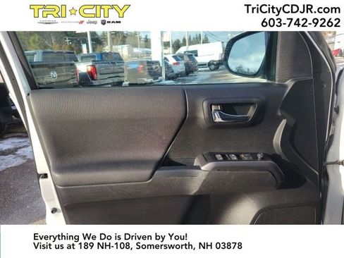 Used 2021 Toyota Tacoma TRD Sport w/ TRD Premium Sport Package image 16