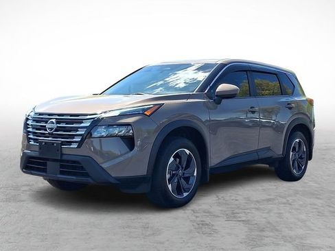 Used 2024 Nissan Rogue SV AWD/4WD image 3