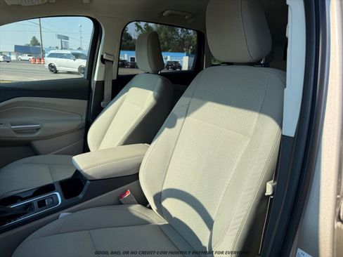 Used 2018 Ford Escape SE w/ Ford Safe & Smart Package AWD/4WD image 10