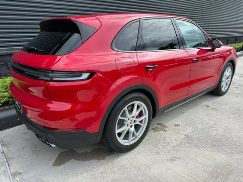 Certified 2025 Porsche Cayenne S AWD/4WD image 10