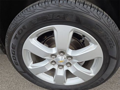 Used 2017 Chevrolet Traverse LT w/ Style and Technology Package image 27