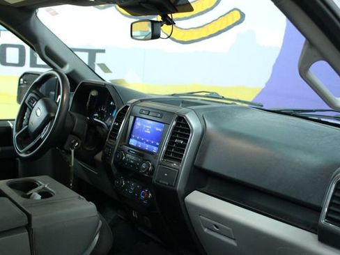 Used 2020 Ford F150 XLT image 11