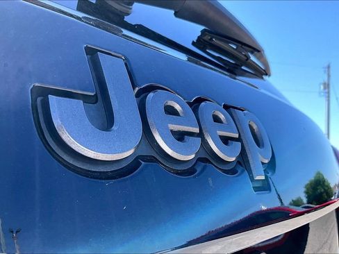 Used 2020 Jeep Grand Cherokee High Altitude RWD image 40