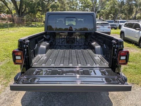 New 2026 Jeep Gladiator Sport AWD/4WD image 12