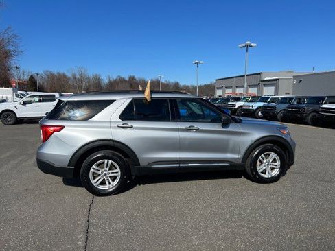 Certified 2021 Ford Explorer XLT w/ Equipment Group 202A image 6