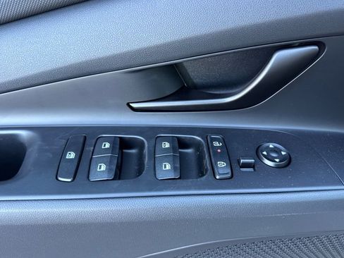 New 2025 Hyundai Elantra Sport FWD image 8