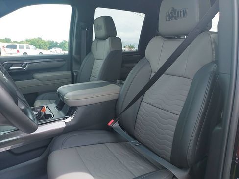 New 2026 Chevrolet Silverado 2500 ZR2 w/ ZR2 Bison Edition AWD/4WD image 17