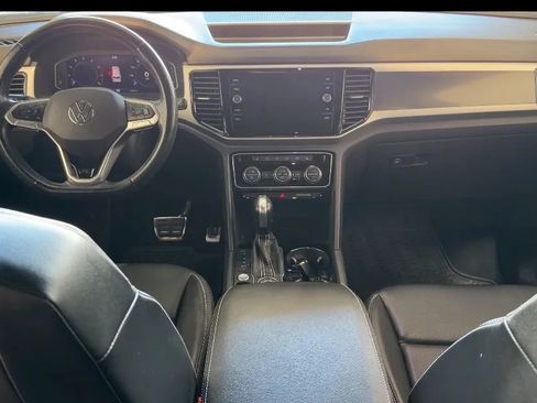 Used 2022 Volkswagen Atlas Cross Sport SEL R-Line AWD/4WD image 4