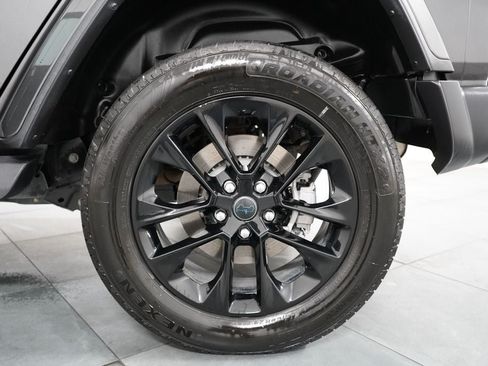 Used 2025 Jeep Wrangler Unlimited Sahara AWD/4WD image 30