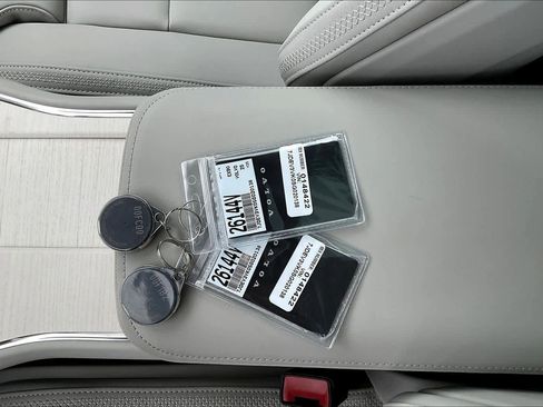 New 2025 Volvo EX90 Plus w/ Protection Package Premier image 35